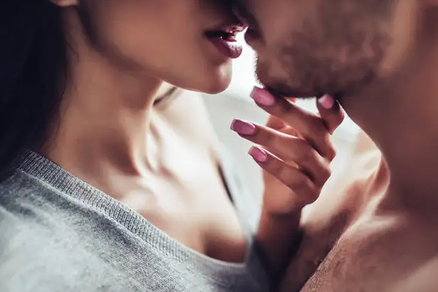 ঠান্ডার আলস্য কাটিয়ে উদ্দাম যৌনতা, রতিক্রিয়ার এই কায়দাতেই করুন বাজিমাত