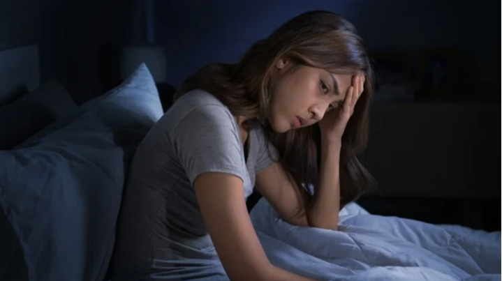 ঘুমের মধ্যে বারবার জেগে উঠছেন? কারণ হতে পারে ভয়ংকর রোগ