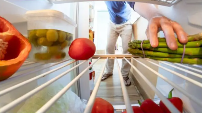 সব খাবার ফ্রিজে রাখা যায় না – জেনে নিন কী কী নয় এবং কেন